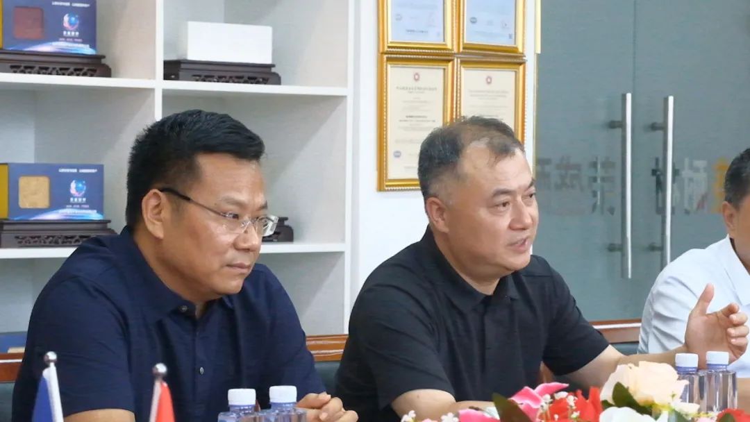 新密市委常委、政法委書記劉軍杰一行蒞臨榮盛科技集團調研指導