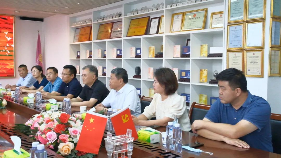 新密市委常委、政法委書記劉軍杰一行蒞臨榮盛科技集團調研指導